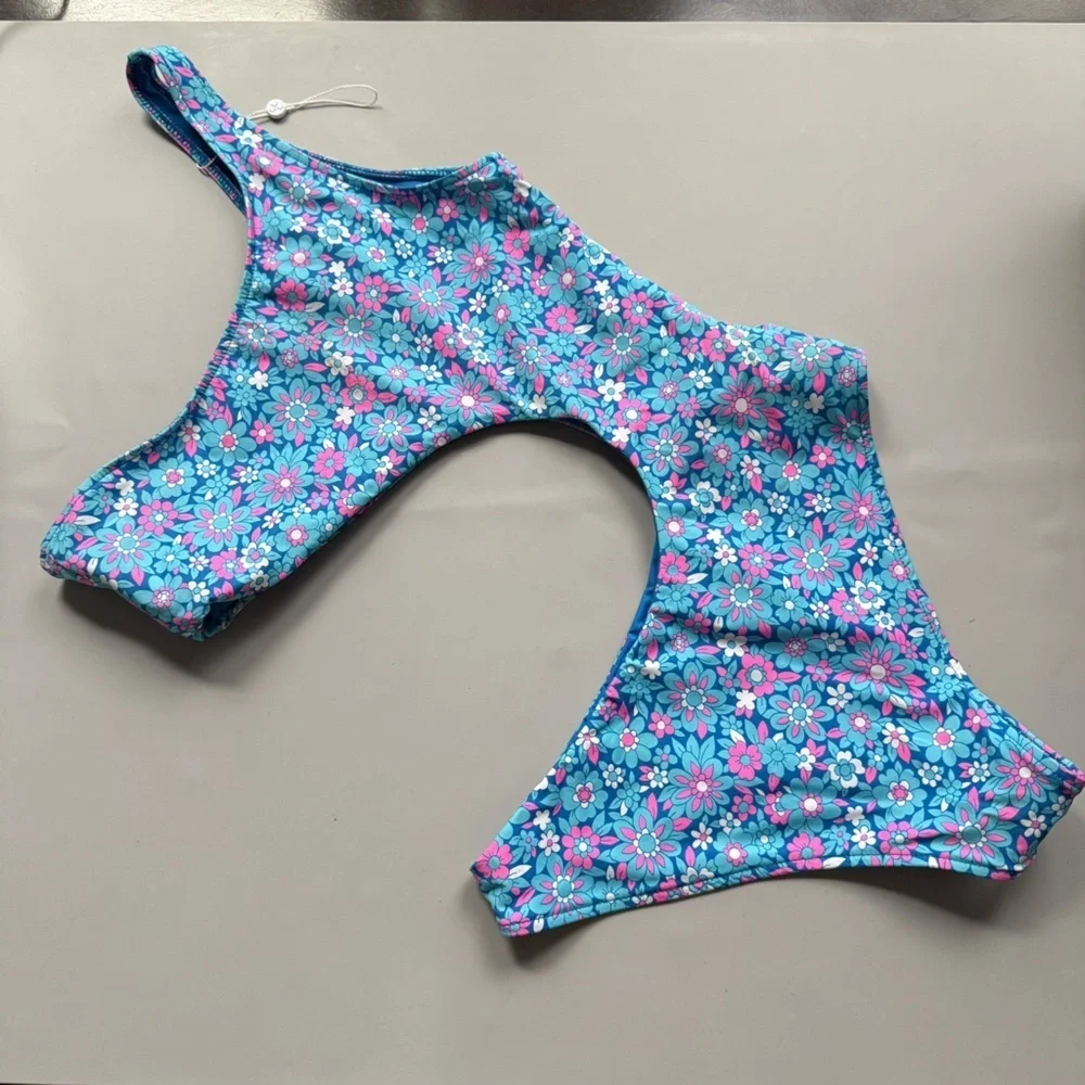 FRANKIES BIKINIS Cash One Piece Swimsuit Bikini Floral Blue Medium Cutout